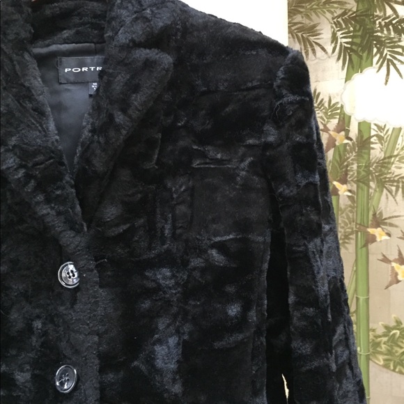 Portrait Coat - Picture 2 of 7